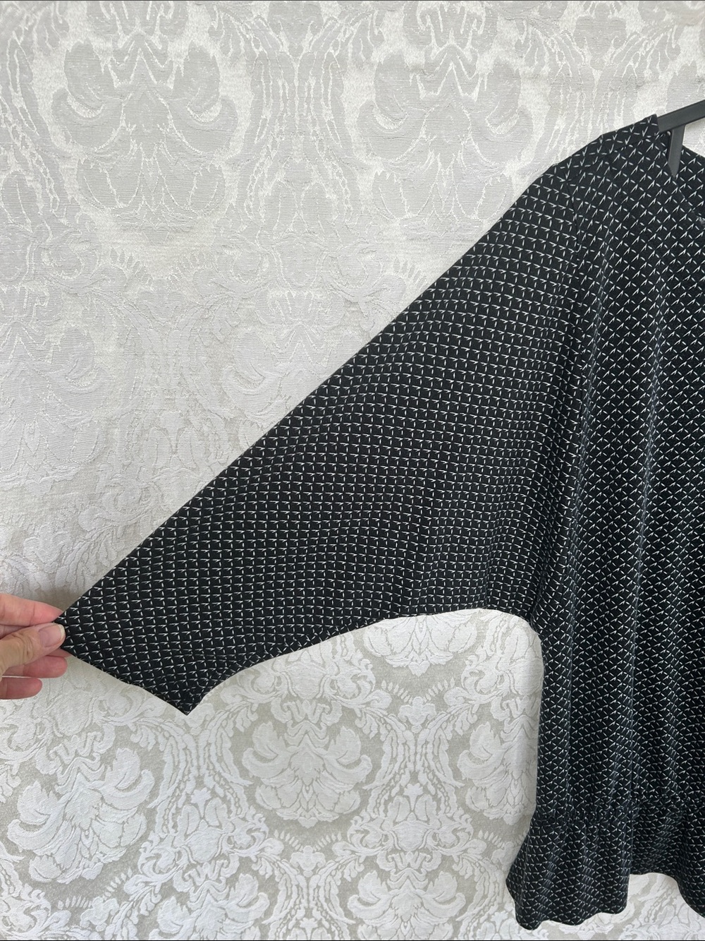 LOFT Black and White Geometric Knit Top - Picture 3 of 5